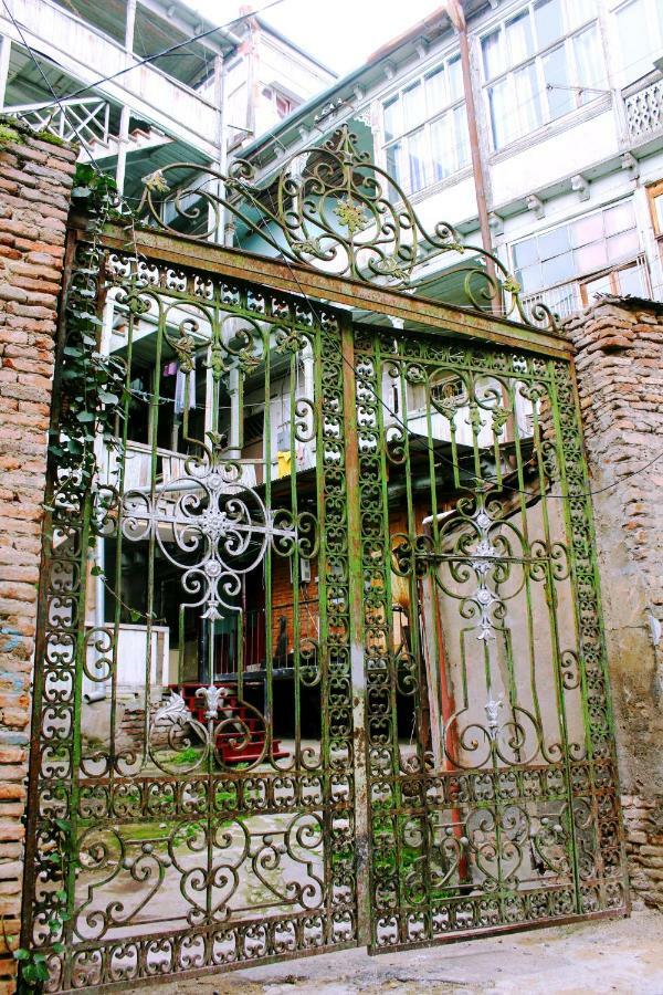 Cozy Apartment In Center Of Old ティビリシ エクステリア 写真